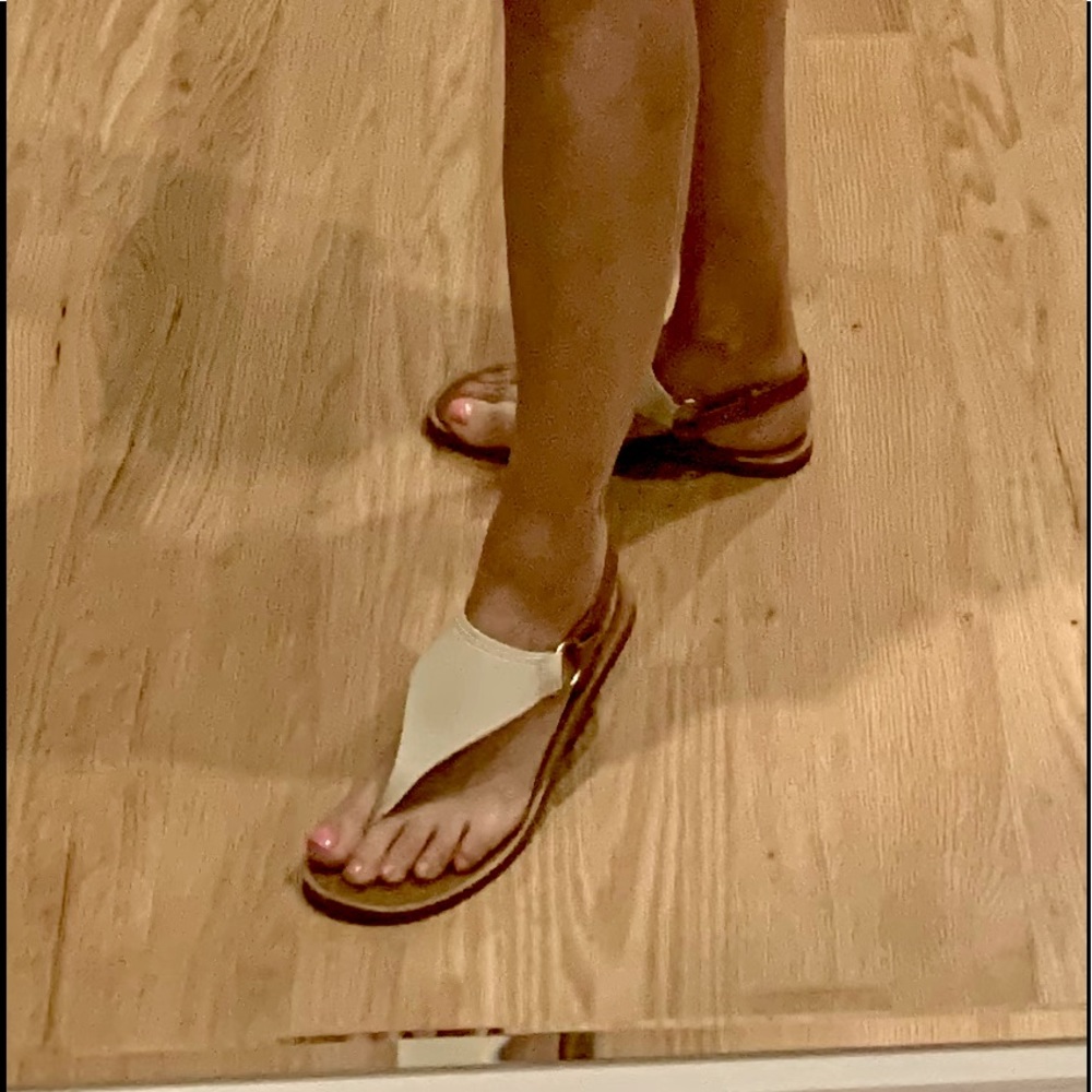 Vince cream and beige thong sandals